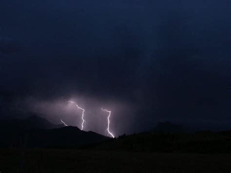 Orages et randonnée en montagne : la bonne .